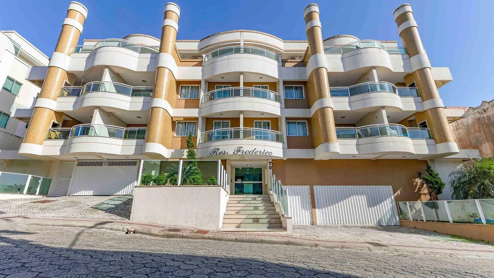 Confortavel Apartamento 70M Da Praia De בומבינאס