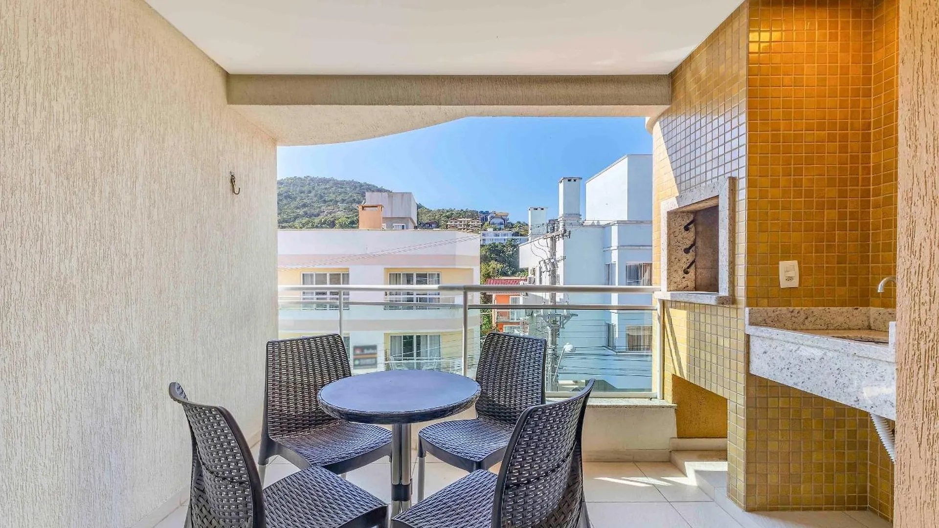 Confortavel Apartamento 70M Da Praia De בומבינאס ברזיל